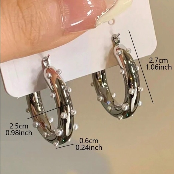 Silver pearl hoop earrings - Picture 3 of 3